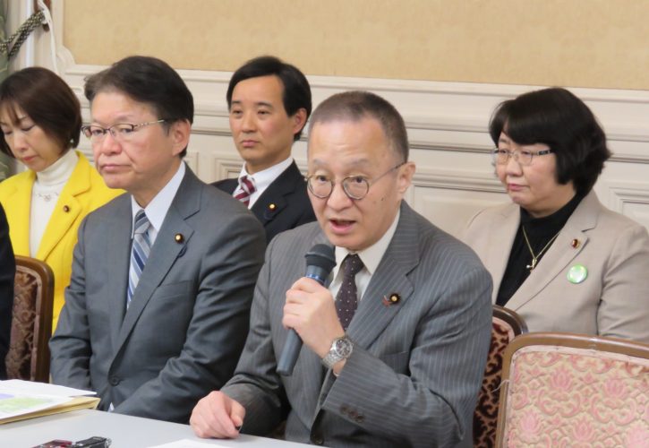 共同提出