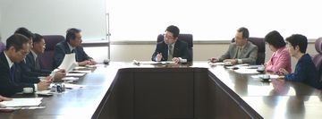 東腎協会長らと懇談する笠井議員、小池議員、田村参院東京選挙区候補、かち佳代子都議