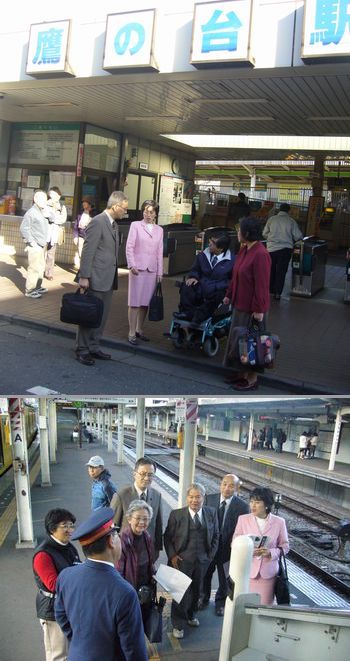 駅を調査する笠井議員ら